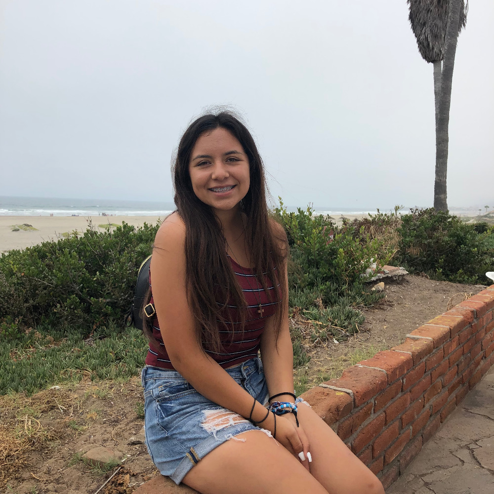 Meet your Posher, Alona